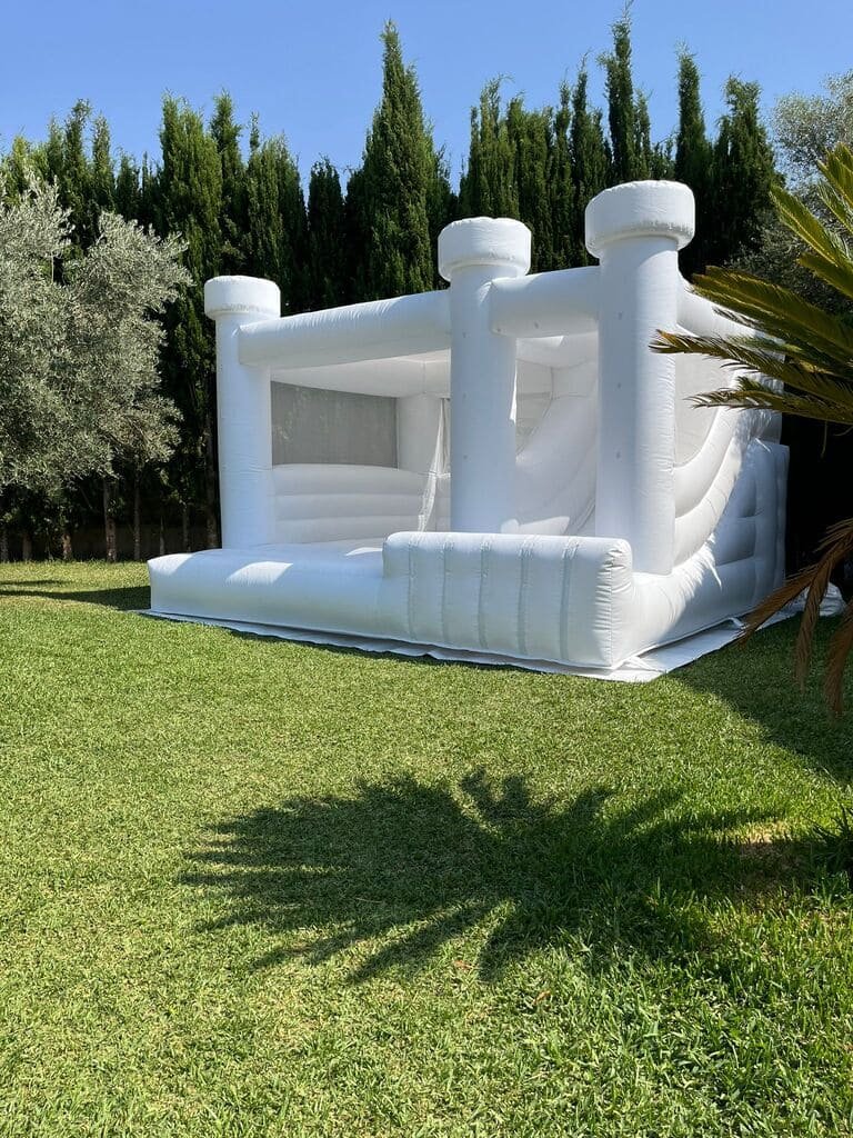tobogas de castillo hinchable blanco